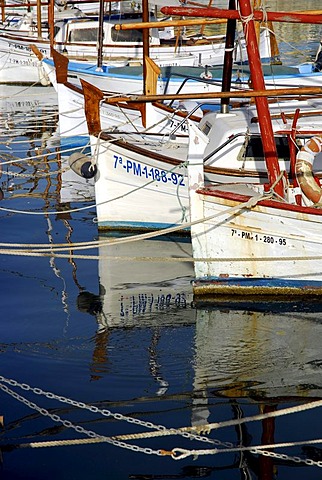 White fishing boats and sailing boats in the port at the Passeig Maritim, Port de Palma, Palma de Mallorca, Majorca, Balearic Islands, Mediterranean Sea, Spain, Europe