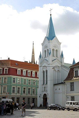 The white Dievmates baznica church at Pils laukums square in the historic town centre, Vecriga, Riga, Latvia, Baltic states, Northeastern Europe