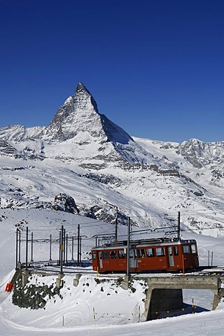 The Gornergratbahn mountain rack railway in front of the Matterhorn Mountain, Zermatt, Valais or Wallis, Switzerland, Europe