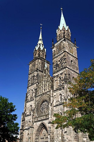 Towers of Gothic church St. Lorenz, old city, Nuremberg, Middle Franconia, Bavaria, Germany, Europe