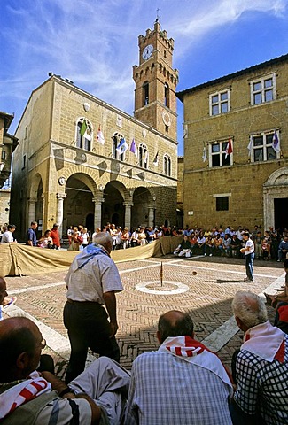 Palazzo Comunale, "cheese rolling" competition, Mercato Mensile, cheese fair, Piazza Pio II, Pienza, province of Siena, Tuscany, Italy, Europe