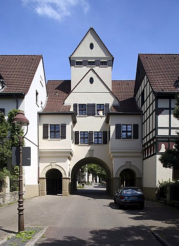 Gatehouse of the Schievenfeld coal mine settlement, Gelsenkirchen, Ruhr area, North Rhine-Westphalia, Germany, Europe