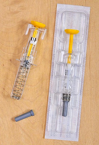 Thrombosis prevention, disposable syringe with safety system
