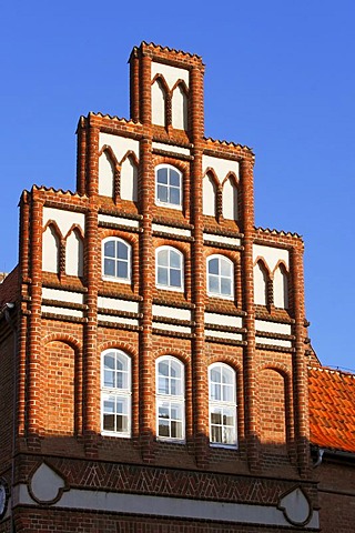 Crow-stepped gable, historic town hall in the historic centre of Lueneburg, facade of the finance department of the Lueneburg town hall, hanseatic city of Lueneburg, Lower Saxony, Germany, Europe