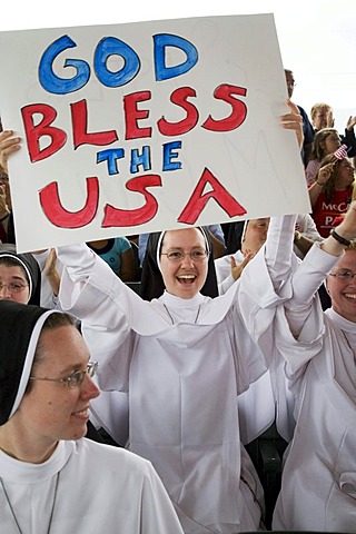 Members of the Dominican Sisters of Mary join a campaign rally for John McCain and Sarah Palin, Sterling Heights, Michigan, USA