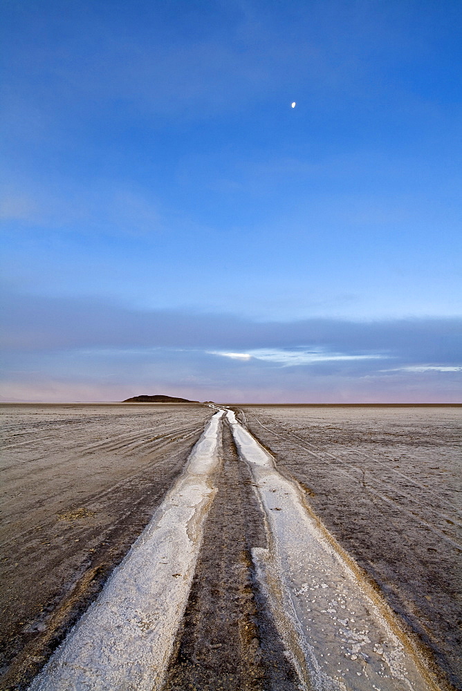 Evening vibe at salt lake Salar de Uyuni, Altiplano, Bolivia, South America