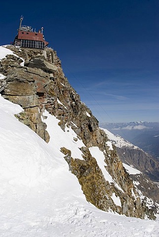 Weather station on Mount Sonnblick (3105m), Hohe Tauern Range National Park, Salzburg, Austria, Europe