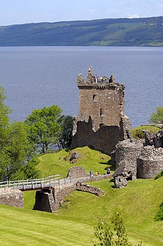 Urquhart Castle, famous castle ruins on Loch Ness, Scotland, Great Britain, Europe