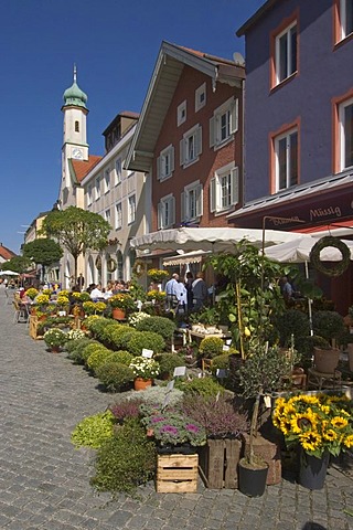 Murnau district Garmisch-Partenkirchen Upper Bavaria Germany Untermarkt market place with the daughter church Mary Help