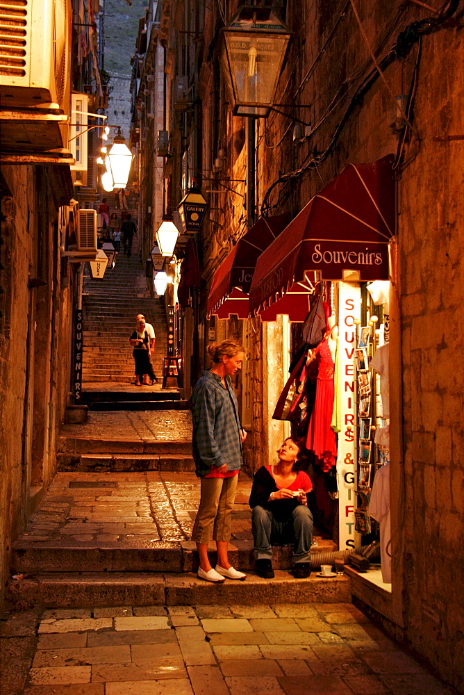 Croatia : Vespertine shopping expedition in the Old Town of Dubrovnik