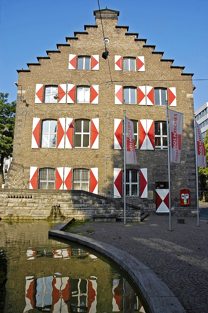 City museum with Roman fountain, Roemerbrunnen, Zeughaus, Cologne, North Rhine-Westphalia, Germany