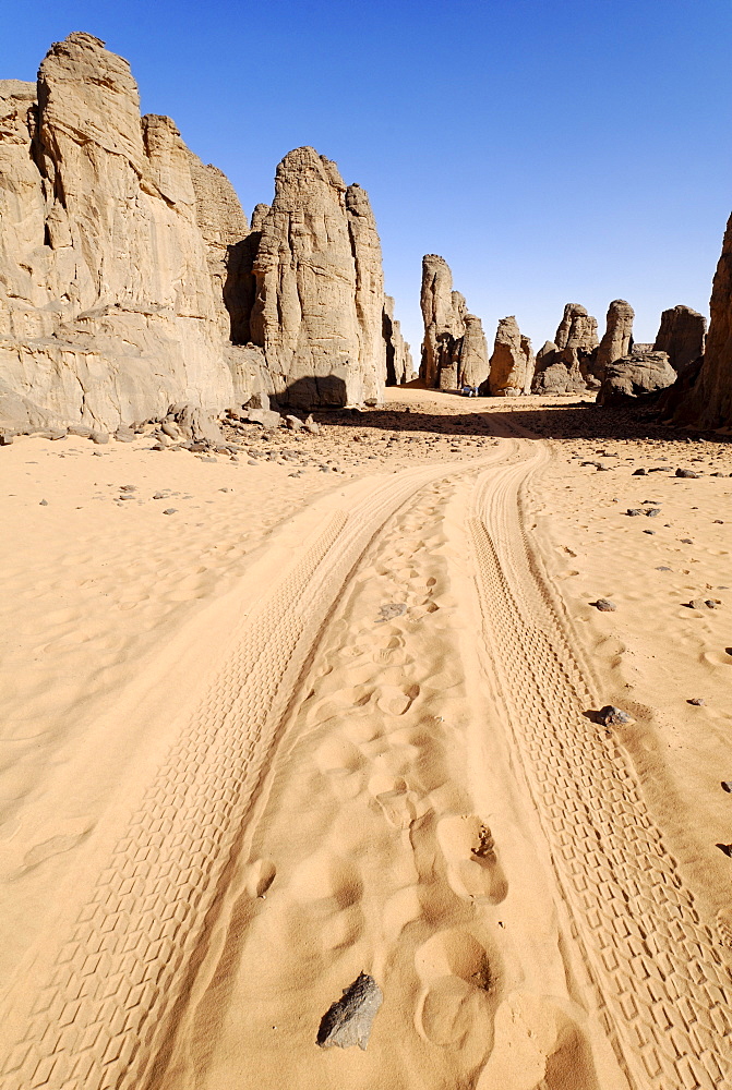 Rock formations in El Ghessour, Tassili du Hoggar, Wilaya Tamanrasset, Sahara Desert, Algeria, North Africa