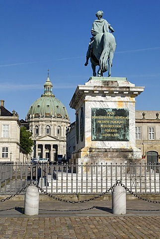 Monument for King Christian, Frederik's Church, Marmorkirken, Amalienborg, Copenhagen, Denmark, Scandinavia, Europe