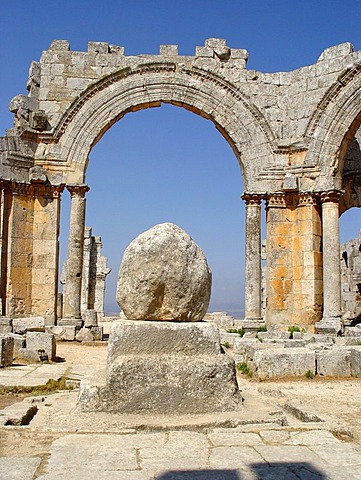 The holy Simon spent the last 30 years on a column at a value of 20 m in the monastery