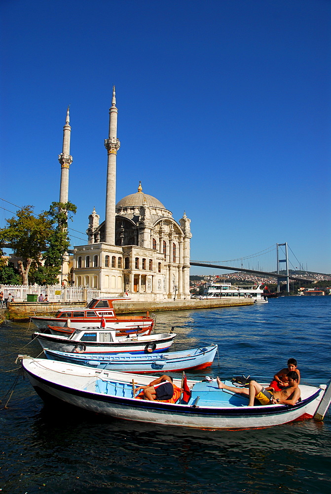 Ortakoey Camii (Ortakoey Mosque) at the Bosporus, Istanbul, Turkey