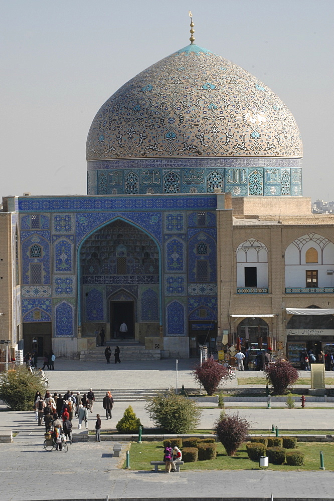 Dome of sheikh Lotfollah-Mosque at Meidan-e Imam (Imam) square, Isfahan, Iran