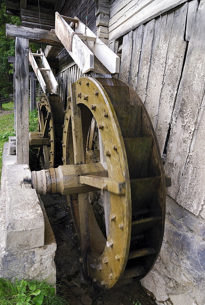 Mill wheel, Wachterbach Mill, historic monument, Maria Luggau, Lesachtal valley, Carinthia, Austria, Europe