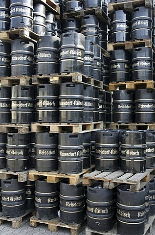 Beer barrels, Reissdorf Koelsch, drinks cash-and-carry, Cologne, Germany