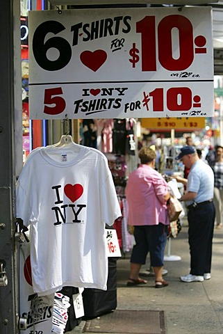 USA, United States of America, New York City: I love New York T-shirts as souveniers.