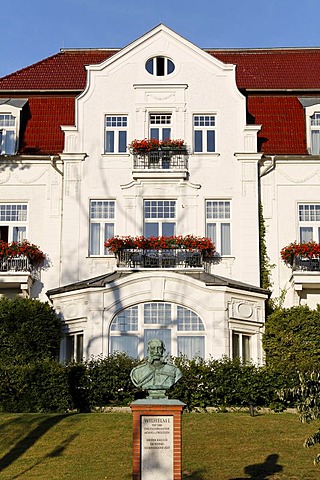 Villa Staudt, renovated, at front a bust of Kaiser Wilhelm I, Beach Promenade Heringsdorf seaside resort, Usedom Island, Baltic Sea, Mecklenburg-Western Pomerania, Germany, Europe