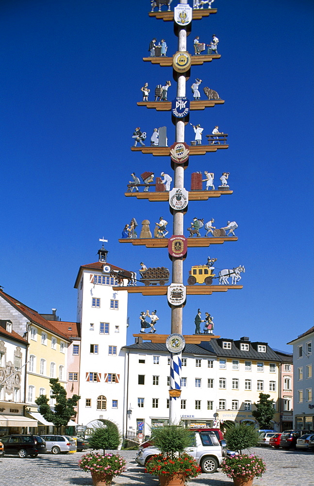 Maypole, market square, Traunstein, Chiemgau, Bavaria, Germany, Europe