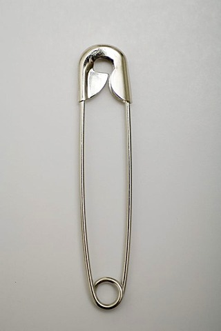 Safety pin