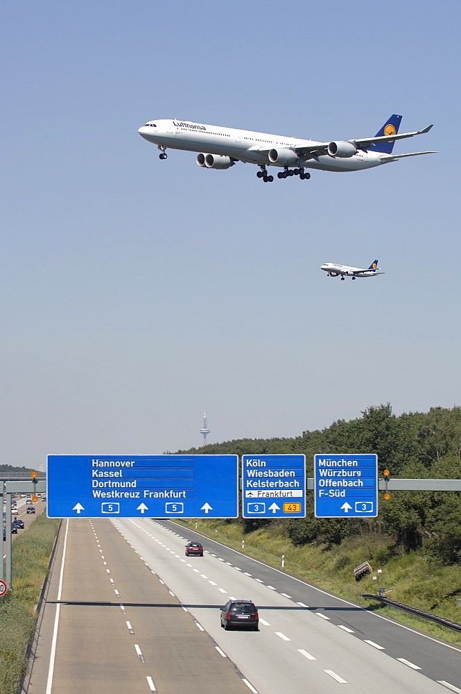 Two Lufthansa jets approaching Frankfurt International Airport for landing in Frankfurt, Hesse, Germany, Europe