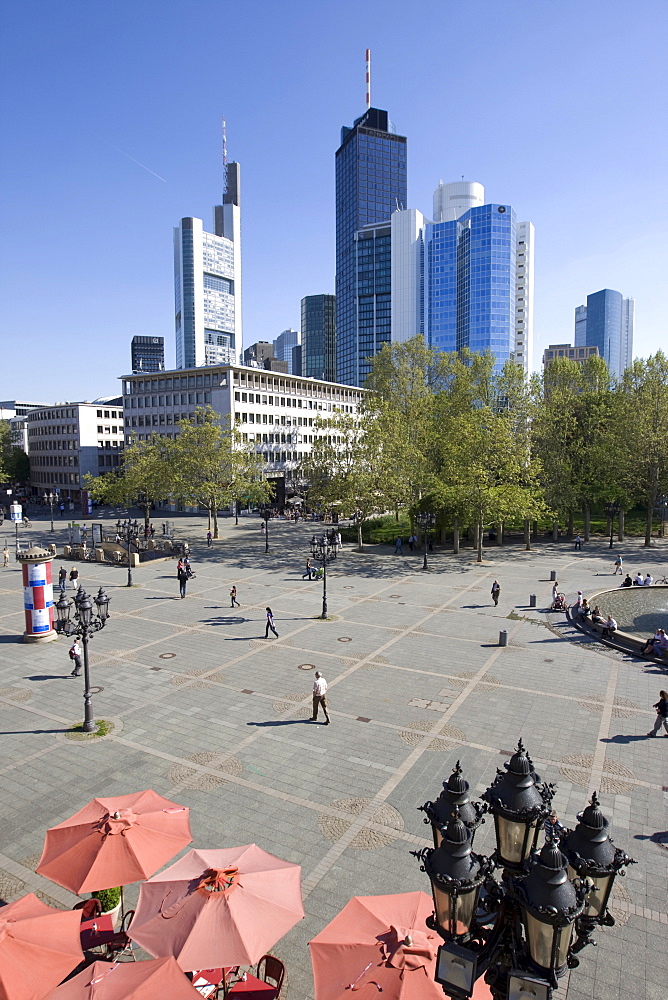 Opernplatz Square, Commerzbank at back, Frankfurt, Hesse, Germany, Europe