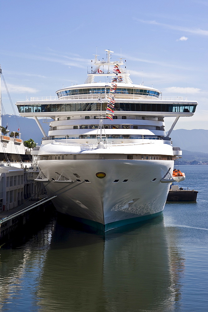 Passenger liner, Diamond Princess, docked in front of the Pan Pacific Hotel, Vancouver, British Columbia, Canada, North America