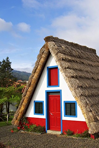 Casa de Colmo in Santana - Traditional Madeira styled thatched house - Madeira