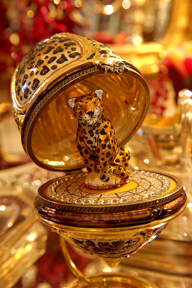 Leopard figurine, decoration