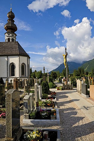 Cemetery, Mittenwald, Werdenfelser Land, Upper Bavaria, Bavaria, Germany, Europe