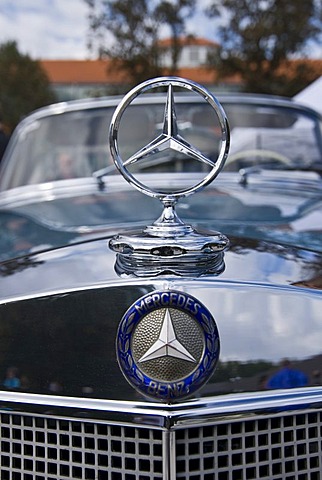 Mercedes star on vintage car 200 S