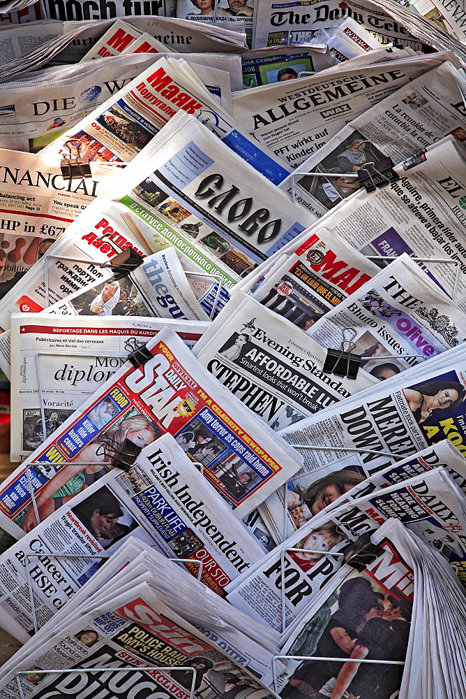 International daily newspapers