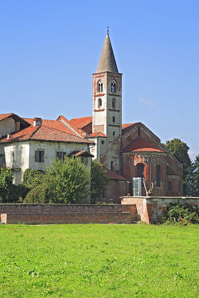 Cistercian cloister Abbazia di Staffarda near Saluzzo, Piemont, Italy