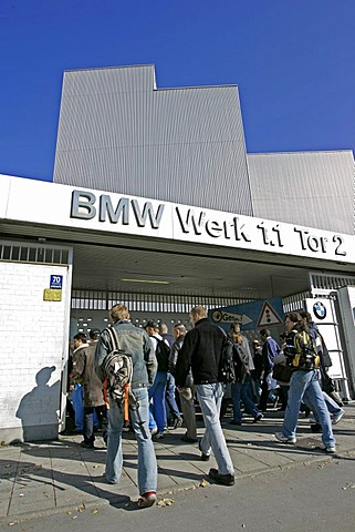 Munich, GER, 18. Oct. 2005 - Workers are entering the BMW production site 1.1 in Munich.