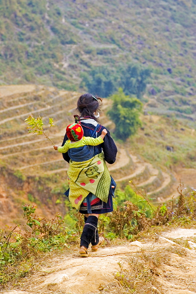 Members of the ethnic minority Flower-Hmong, Sapa, Vietnam, Asia