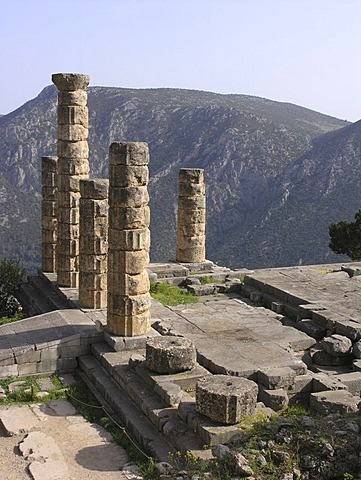 Temple of Apollon, doric columns, Delphi, Greece