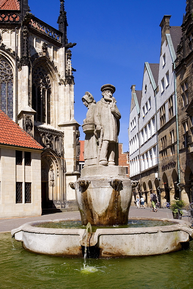 Fountain at Lambertikirchplatz Square, Muenster, North Rhine-Westphalia, Germany, Europe