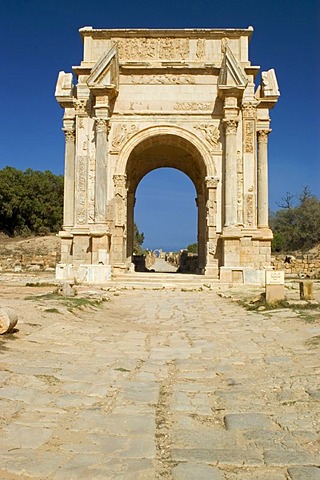 Decumanus and triumph arch of Septimus Severus Leptis Magna