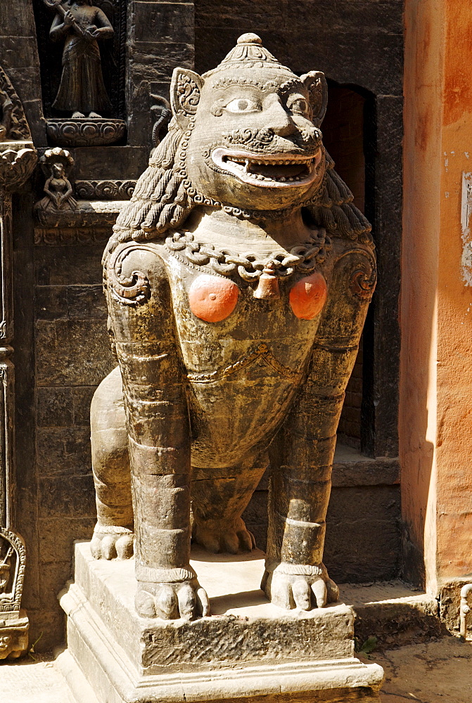 Lion statue, Golden Temple Kwa Bahal, Patan, Lalitpur, Kathmandu, Nepal