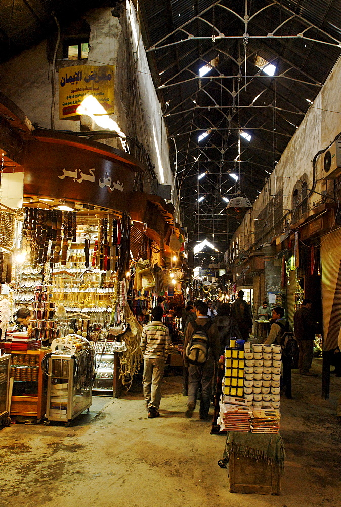 Suk, bazar in the old town of Damascus, Syria