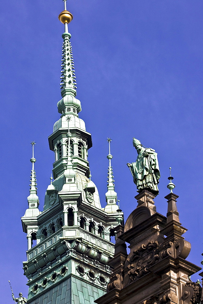 Tower and statue of St. Nicholas at the Rathaus (Town Hall), Hamburg, Germany, Europe