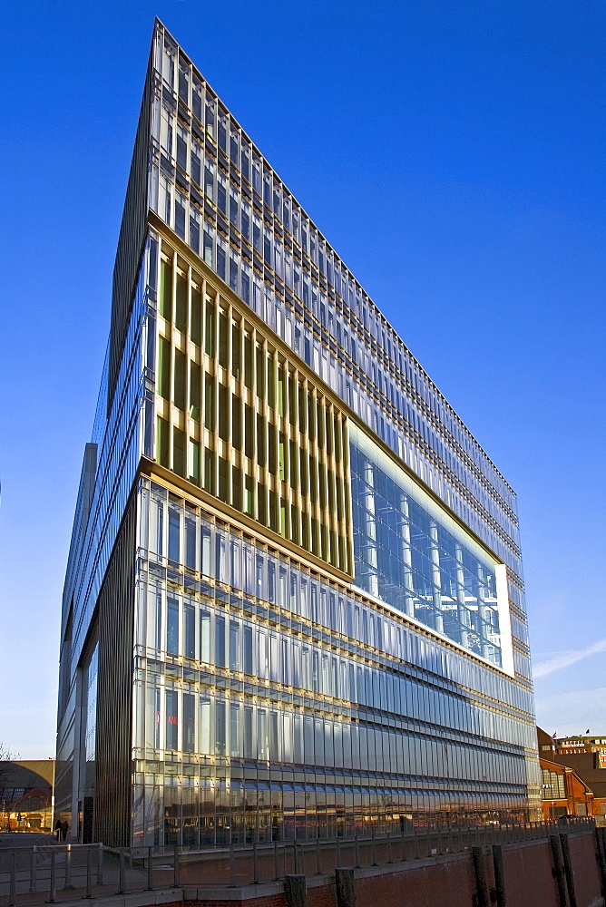 Exterior view, Deichtorcenter, modern office building in downtown Hamburg, Germany, Europe