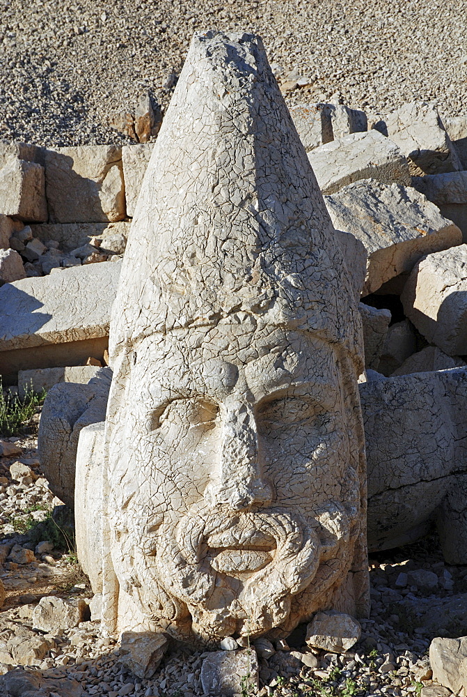 Tomb-sanctuary Nemrut Dagi, Anatolia, Turkey