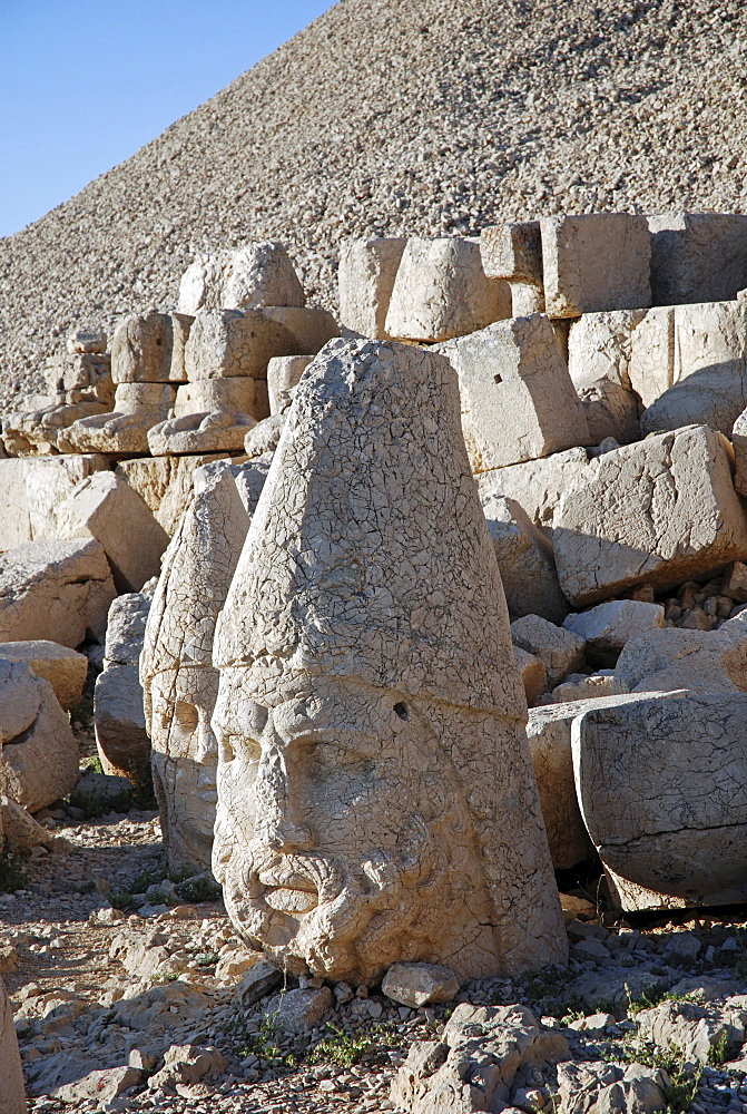 Tomb-sanctuary Nemrut Dagi, Anatolia, Turkey