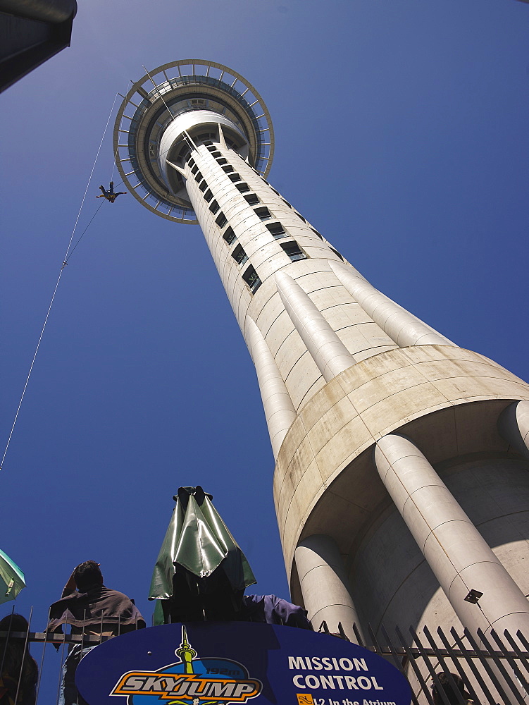 Bungee-jumping from the Sky Tower, Auckland, North Island, New Zealand, Oceania