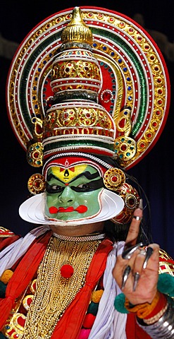 Kathakali, Kathakai dancer, temple dance, Kerala Kathakali Centre, Kochi, Ernakulam, Fort Cochin, Vypan, Ochanathuruthu, India, Asia