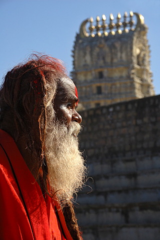 Sadhu in front of Sri Chamundeshvari Temple, Chamundi Hill, Mysore, Karnataka, India, South Asia