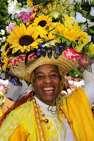 Karneval der Kulturen, Carnival of Cultures, annual internationally known colourful street parade with 100 participating groups and floats at Whitsun, Berlin-Kreuzberg, Berlin, Germany, Europe